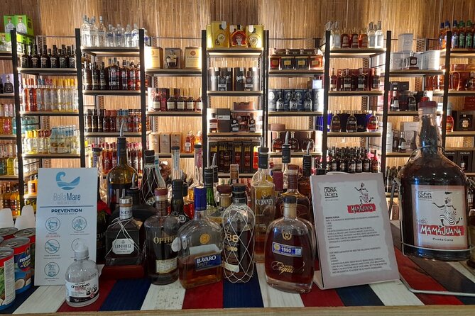 Guided Shopping Tour: Cigar Museum, Choco Factory, Rum Tasting, Souvenirs... - Coffee and Chocolate Sampling