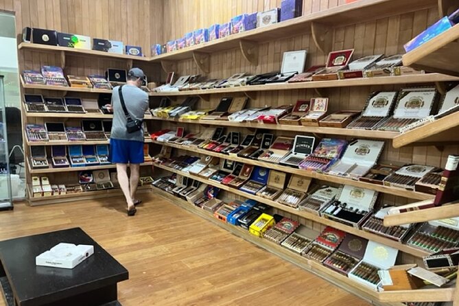 Guided Shopping Tour - Souvenirs, Premium Rum, Chocolate Factory, Cigar Factory - Positive Experiences