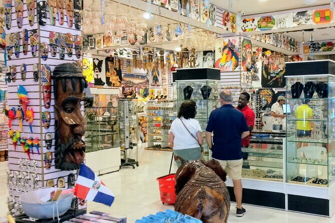 Guided Shopping Tour to WordMart Souvenirs - Round Trip Transport - The Itinerary Breakdown: What to Expect