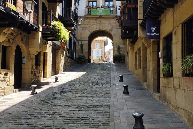 Guided Tapas Tour Hondarribia From Hendaye With Food and Drinks - Accessibility and Age Restrictions