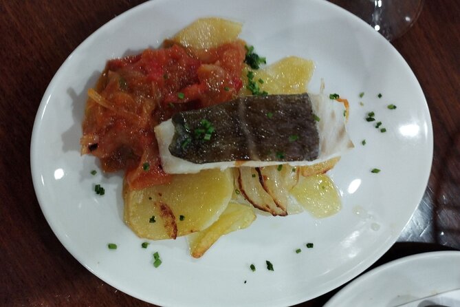 Guided Tapas Tour Hondarribia From Hendaye With Food and Drinks - Host Engagement With Travelers