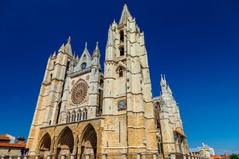 Guided Tour Around León - Discovering the Basilica of San Isidoro
