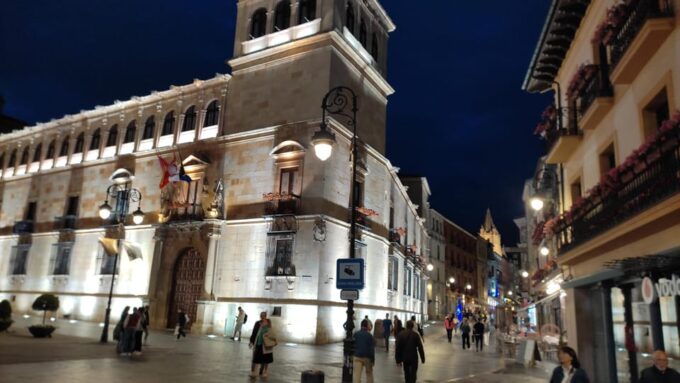 Guided Tour Around León - Frequently Asked Questions