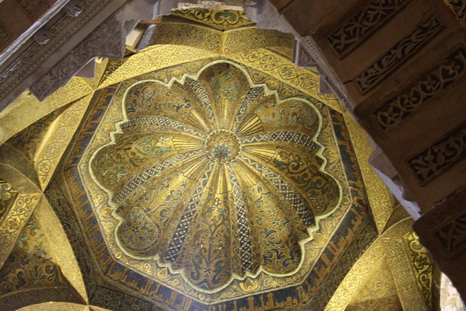 Guided Tour: Discover the 2 Great Monuments in Córdoba: Mosque and Alcázar. - Experience the Alcázar De Los Reyes Cristianos