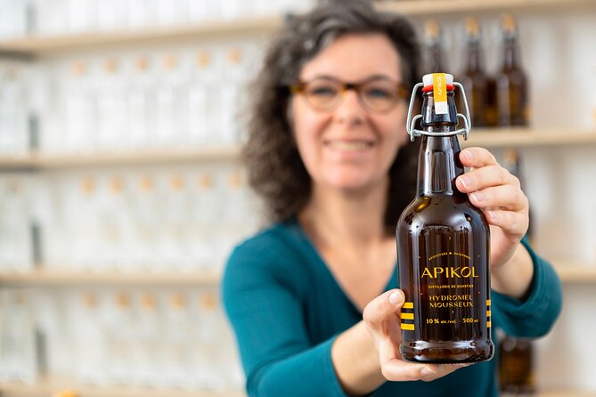 Guided Tour « From the Bee to the Bottle » With Tasting - English - Meeting Point and Accessibility