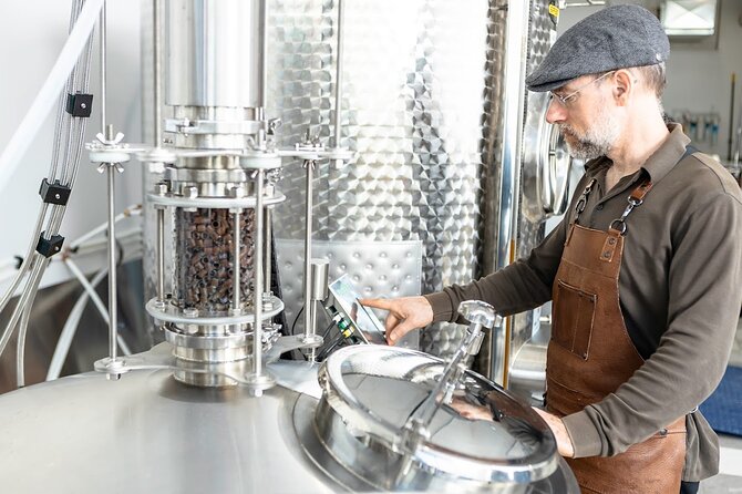 Guided Tour « From the Bee to the Bottle » With Tasting - English - Duration and Group Size