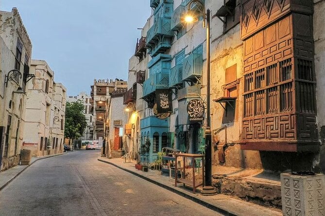 Guided Tour in Jeddah by Local Woman - Pickup and Dropoff Options