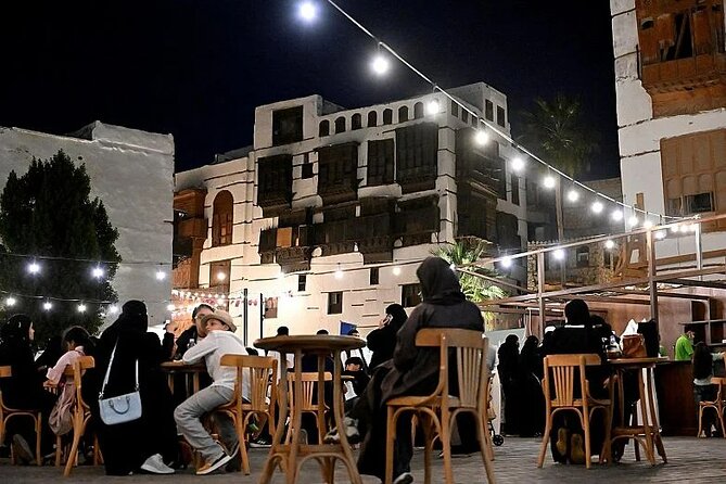 Guided Tour in Jeddah by Local Woman - Recommended Restaurants