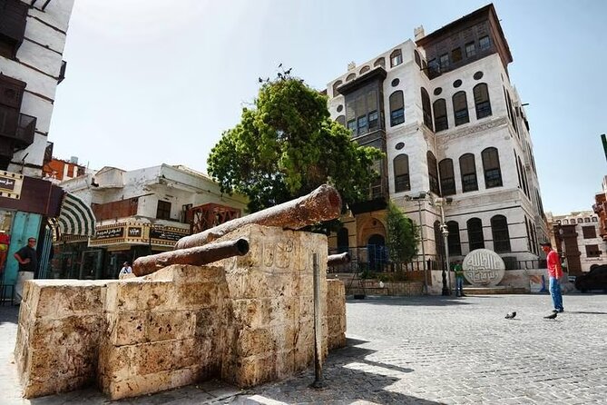 Guided Tour in Jeddah by Local Woman - Confirmation and Cancellation Policy