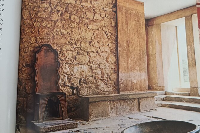 Guided Tour in Knossos Palace - Booking and Logistics
