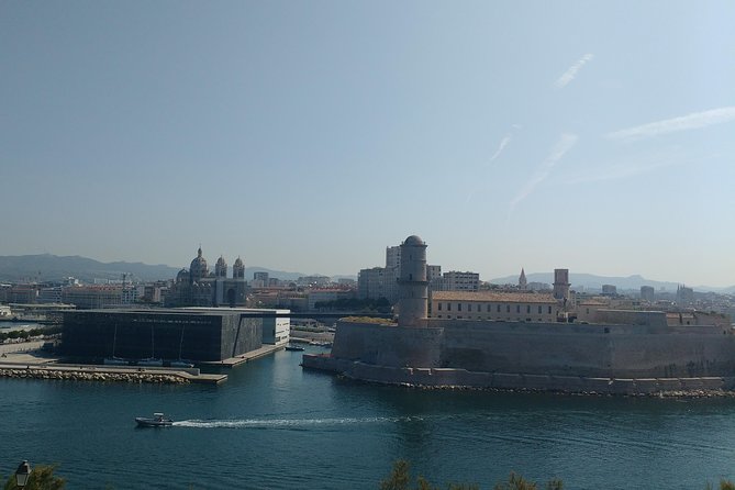 Guided Tour in Marseille: Vieux Port & Old City - Tour Accessibility