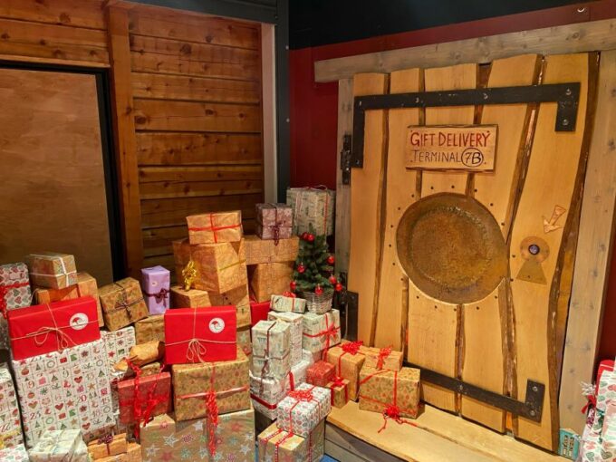Guided Tour in Santa Claus Village With Hotel Pick up - Cancellation and Refund Policy