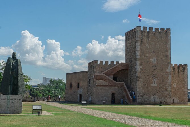 Guided Tour in the Colonial Zone of Santo Domingo - What to Expect