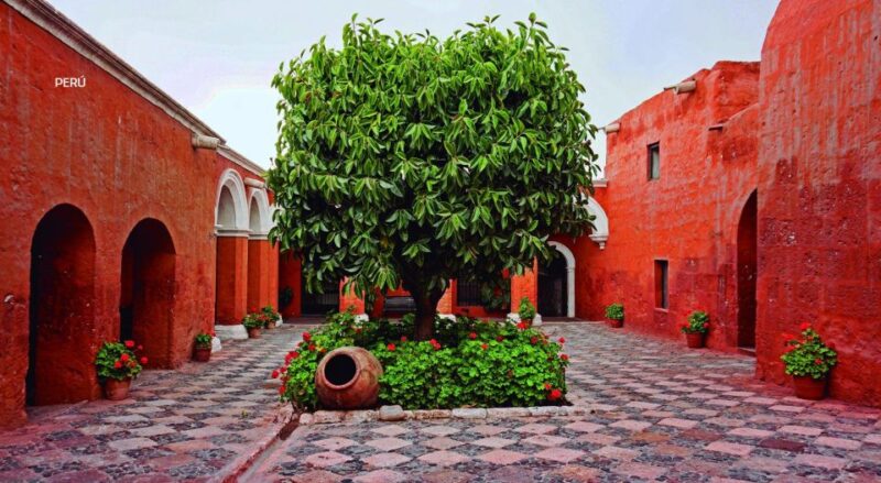 Guided Tour of Arequipa and the Santa Catalina Monastery - Itinerary Details