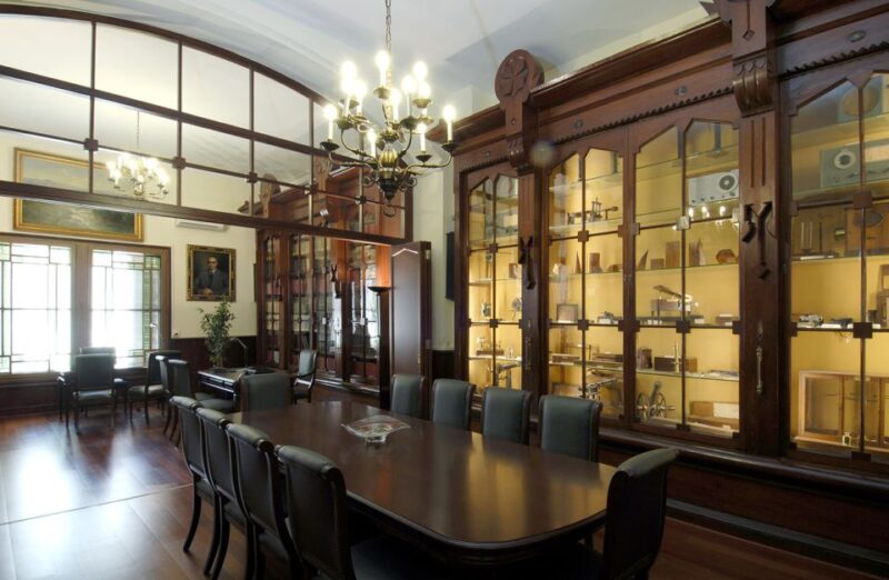 Guided Tour of Barcelonas Royal Academy of Sciences & Arts - Location and History