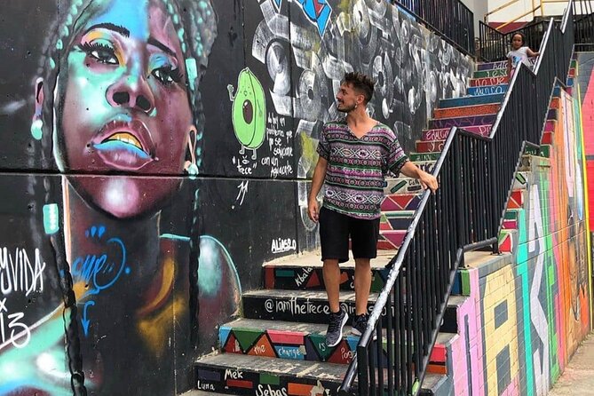 Guided Tour of Comuna 13 Medellín With Snacks Included - Accessibility and Participation