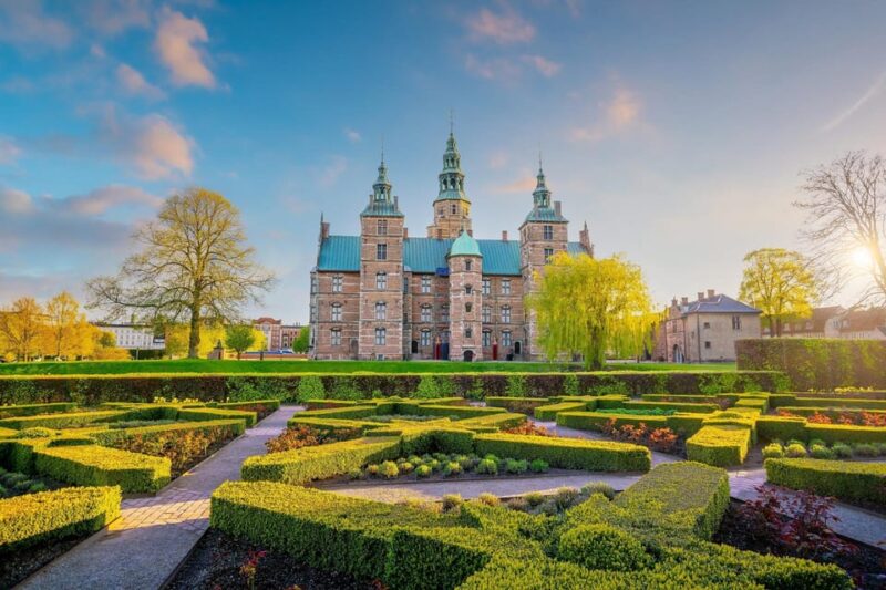 Guided Tour of Copenhagen Old Town, Nyhavn, Kings Garden - Itinerary and Highlights