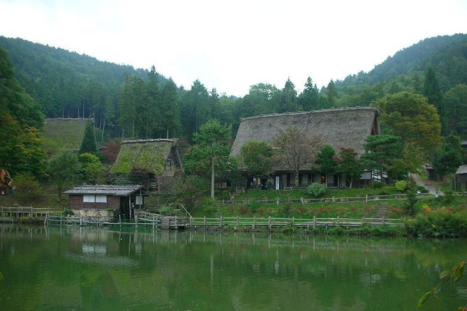 Guided Tour of Hida Folk Village - Arts and Crafts Experiences