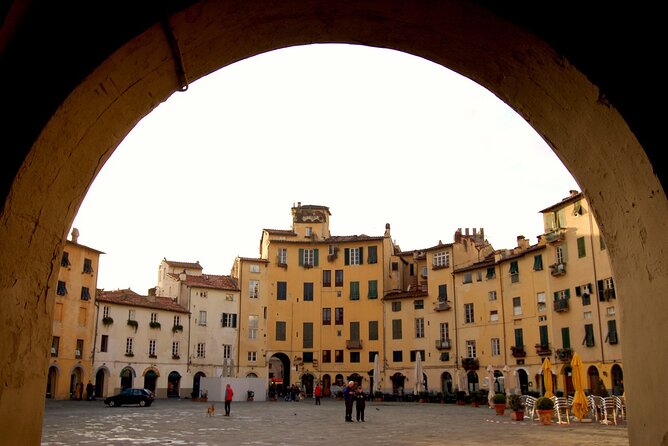 Guided Tour of Lucca by E-Bike or City Bike - Meeting Point and Accessibility