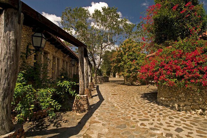 Guided Tour of Maravillas Caves Altos de Chavon and Cigar Factory - A Practical Guide to the Tour Experience