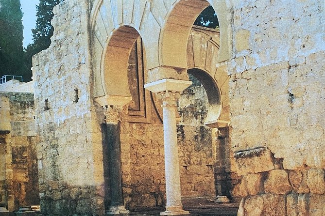 Guided Tour of Medina Azahara in Spanish With Bus. Official Guides - Exclusions