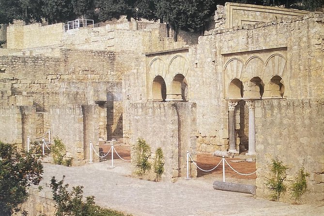 Guided Tour of Medina Azahara in Spanish Without Bus. Official Guides - Meeting Point