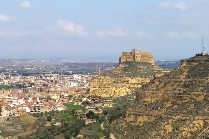 Guided Tour of Monzón and the Castle 3h. - Booking and Cancellation