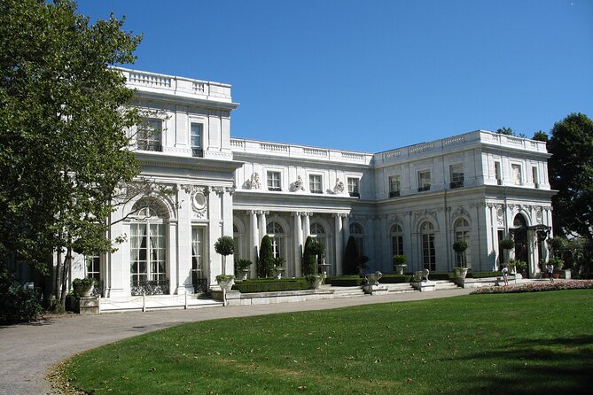 Guided Tour of Newport in Open Air LSV - Mixed Feedback on Mansion Experiences