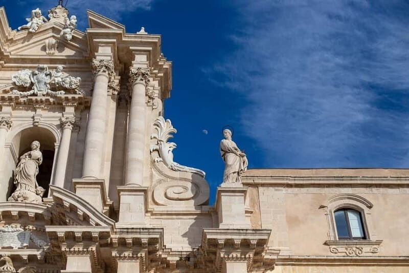 Guided Tour of Ortigia With Fish Street Food at the Market - Overview of the Guided Tour