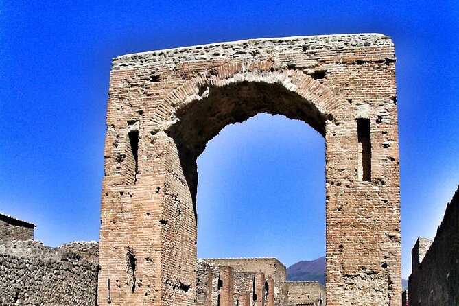 Guided Tour of Pompeii With Lunch and Entrance Ticket Included - Tour Overview