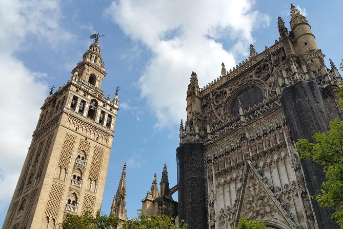 Guided Tour of Santa Cruz Jewish Quarter, Alcázar, and Cathedral - Marveling at Seville Cathedral