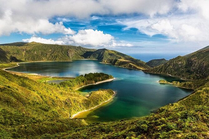 Guided Tour of Sete Cidades & Lagoa Do Fogo, Lunch Included - Lunch Included in Tour Package