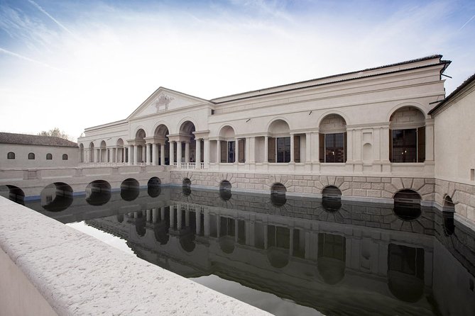 Guided Tour of Te Palace of Mantua - Meeting Point and Getting There