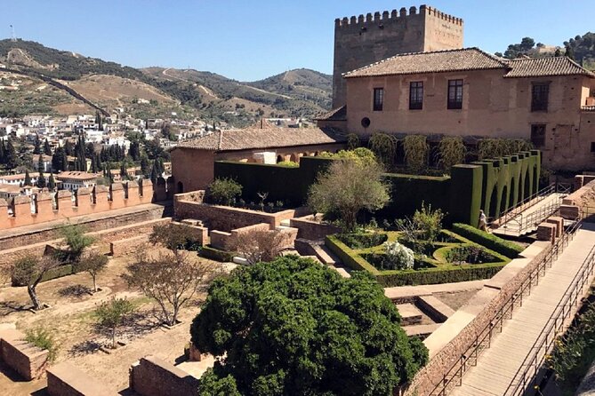 Guided Tour of the Alhambra: Generalife and Its Gardens - Alcazaba Fortress and Insights