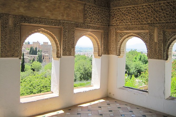 Guided Tour of the Alhambra: Generalife and Its Gardens - Palace of Charles V