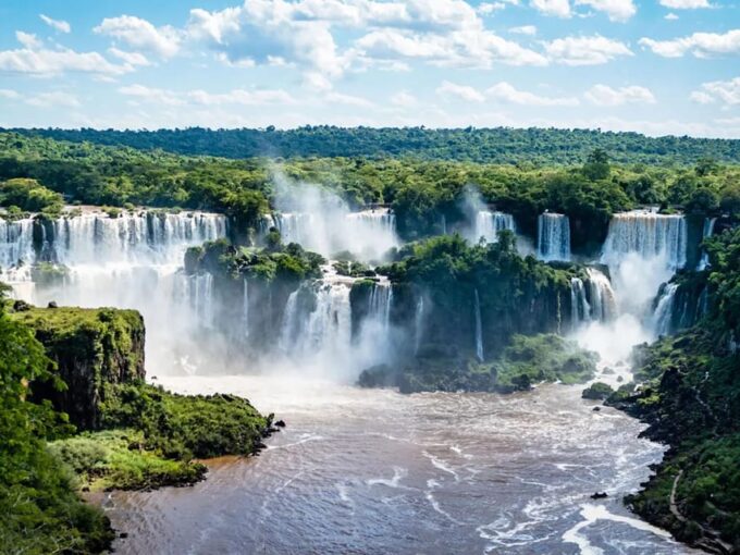 Guided Tour of the Brazilian Falls and Bird Park - Brazilian Falls Circuit