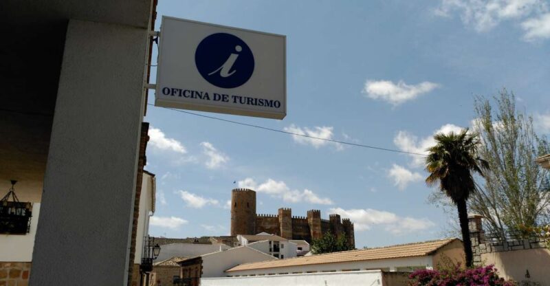 Guided Tour of the Castle of Baños De La Encina - Guided Tour Experience