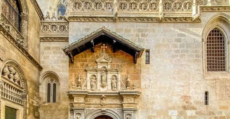 Guided Tour of the Cathedral and Royal Chapel and Its Surroundings - Artistic and Architectural Highlights