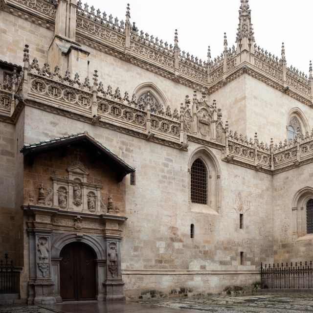 Guided Tour of the Cathedral and Royal Chapel and Its Surroundings - Frequently Asked Questions