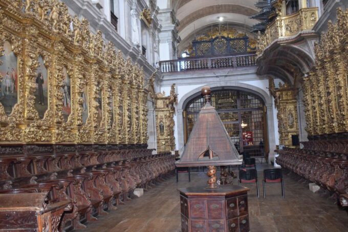 Guided Tour of the Historic Center of Vila De Arouca - Language Options
