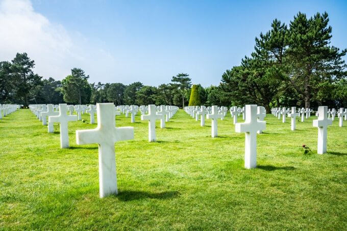 Guided Tour of the Landing Sites and the Memorial of Caen - Available Languages for the Tour