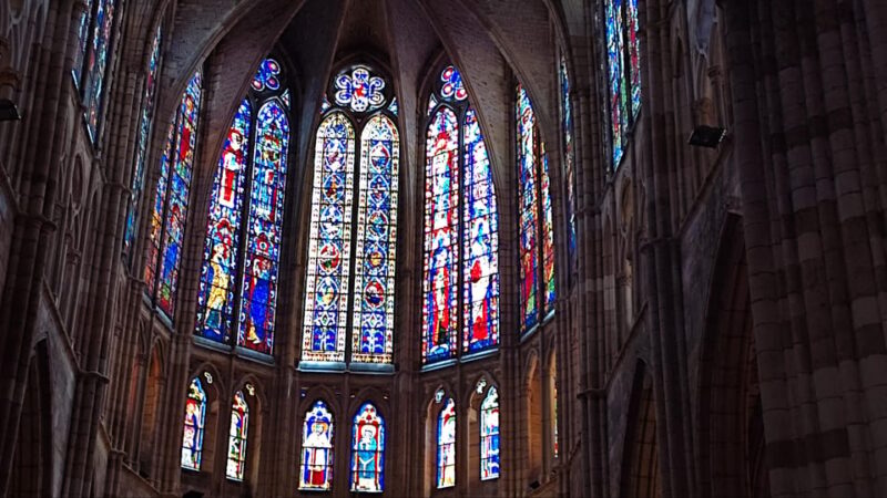 Guided Tour of the León Cathedral - The Awe-Inspiring Choir and Altar