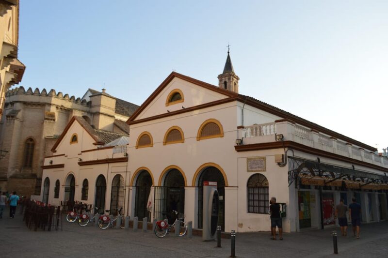 Guided Tour of the Macarena Neighborhood - Discovering the Muralla De La Macarena and Basilica