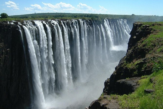 Guided Tour of the Majestic Victoria Falls - Meeting and Pickup Details