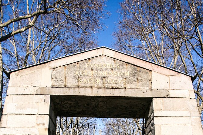 Guided Tour of the Melatenfriedhof in Cologne - Accessibility Features