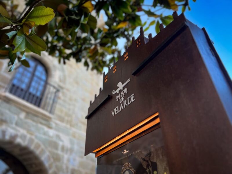 Guided Tour of the Velarde Palace - Immersive Virtual Reality