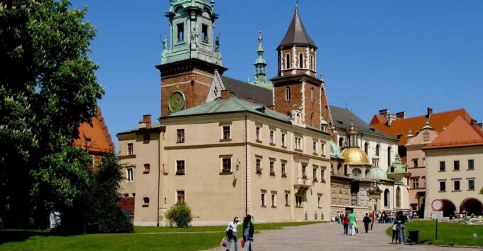 Guided Tour of the Wawel Castle & Cathedral in Cracow - Frequently Asked Questions