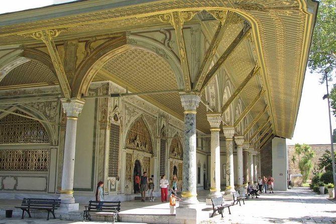 Guided Tour of Topkapi Palace Museum & Harem With Skip-The-Line - Meeting and Pickup
