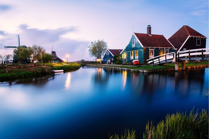 Guided Tour of Volendam, Edam and Windmills With Canal Cruise From Amsterdam - Visiting Edam and Windmills