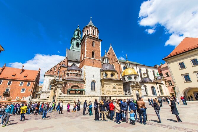Guided Tour of Wawel Castle, Cathedral and St. Marys Basilica - Meeting and End Points